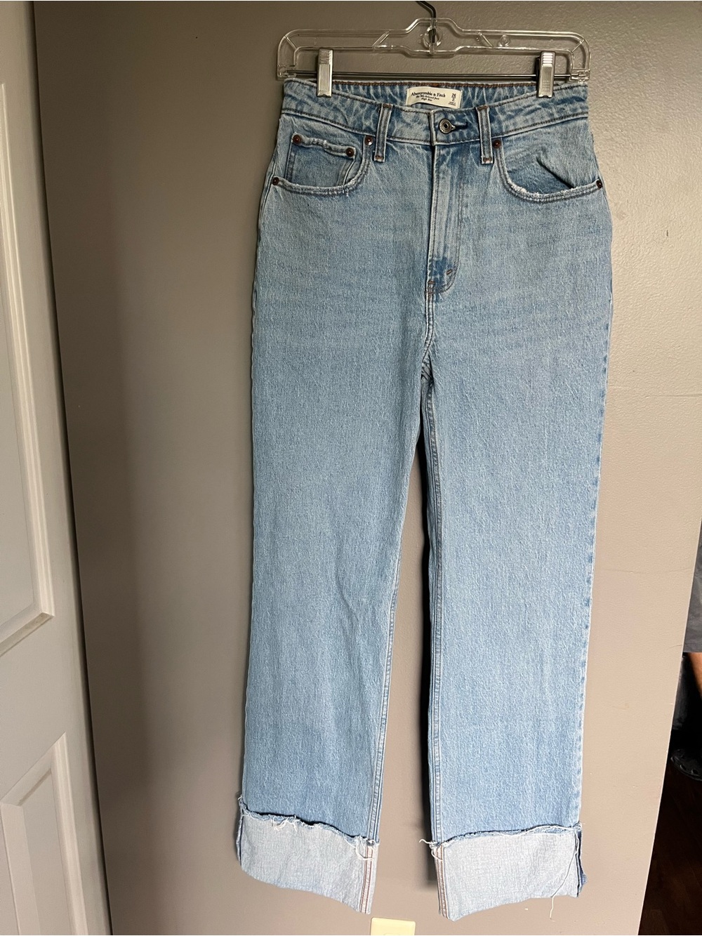 Abercrombie Curve Love 90s Relaxed Jean